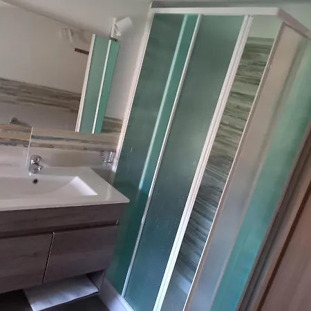 Alloggio per agriturismo Fontana La Pietra *