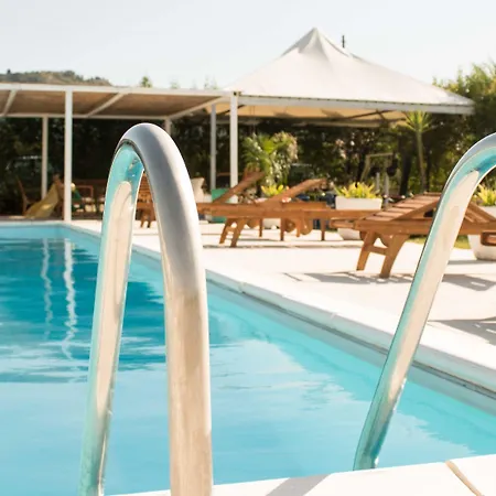 Fontana La Pietra Feriegård *