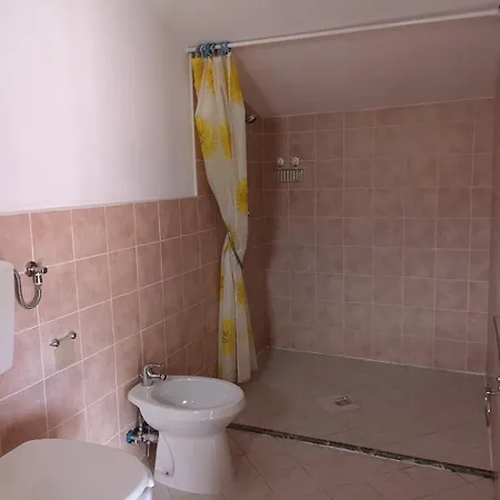 Fontana La Pietra Feriegård Pisticci