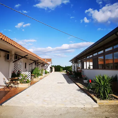 Fontana La Pietra Фермерский дом Пистиччи