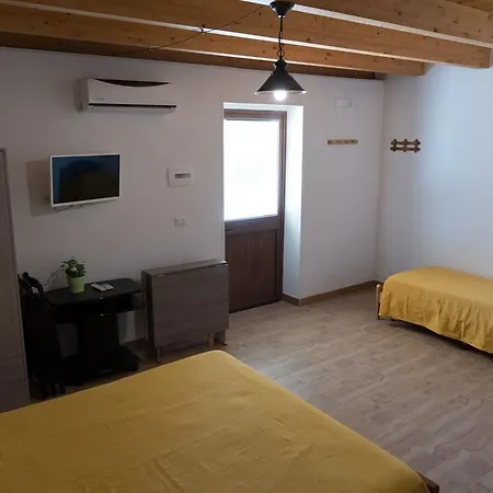Fontana La Pietra Пистиччи